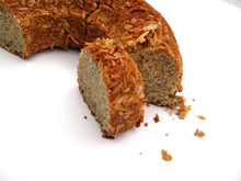 Lade das Bild in den Galerie-Viewer, Finnischer Nusskranz